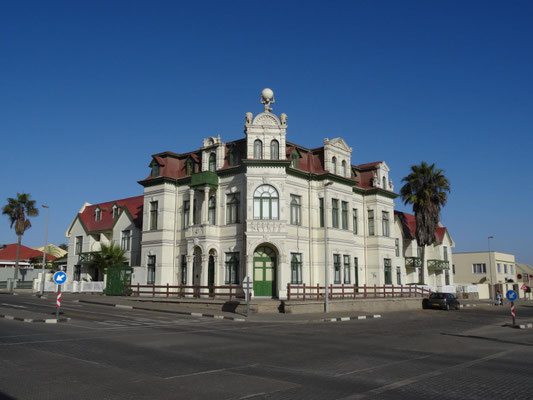 Eines der eindrucksvollsten Gebäude in Swakopmund.