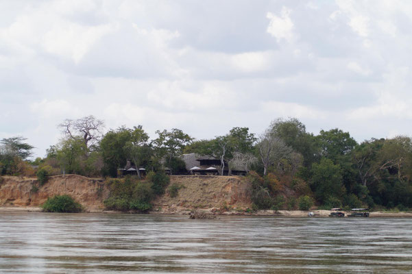 Das Rufiji River Camp liegt genial auf einem Steilufer und bietet einen tollen Blick über den Fluss.