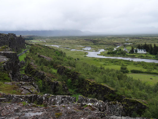 Blick in den Driftgraben im UNESCO Erbe Nationalpark Pingvellir.