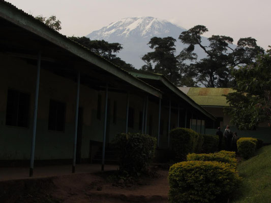 Die Nsoo Sec. School liegt am Fuss des Kilimandscharo.