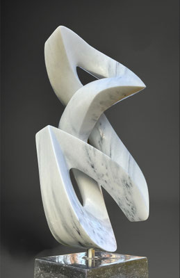 Symphony III, Lasa marmer, 68 cm hoog