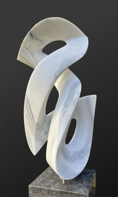 Symphony III, Lasa marmer, 68 cm hoog