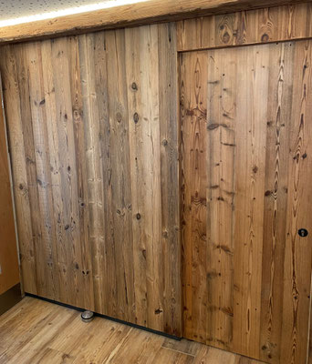 Sonnenverbranntes Holz
