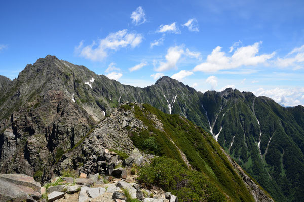 西穂から先の岩稜ルートは登る人を選ぶルート。