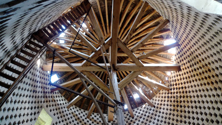 Pigonnier, Chateau Saint Vincent, rue du Hagnou, Maule, F,   P1030325.JPG
