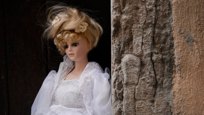 Poupée mariée, Brocante, Quai de Saône, Tournus, Bourgogne, F,