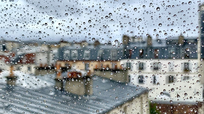 Dimanche sous la pluie, Parodi, 75010 Paris, F,