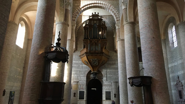 Orgue,  église abbatiale, abbaye de Tournus, Bourgogne, France