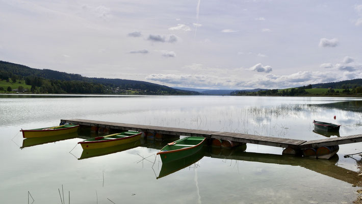 Barques, Port Titi, Lac de Saint-Point 25160 Les Grangettes, Doubs, F,