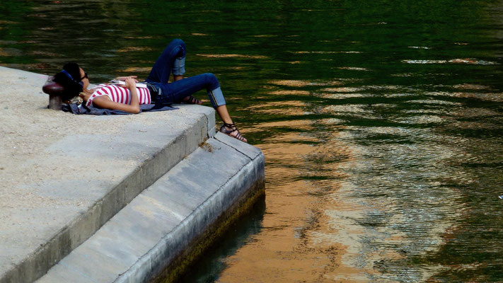 Sieste,  Canal Saint Martin, Quai  de Jemmapes, 75010 Paris, F,  P1000148.JPG (1).jpg