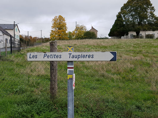 Rue des Petites Taupières - Weg der kleinen Maulwürfe (-Hügel)