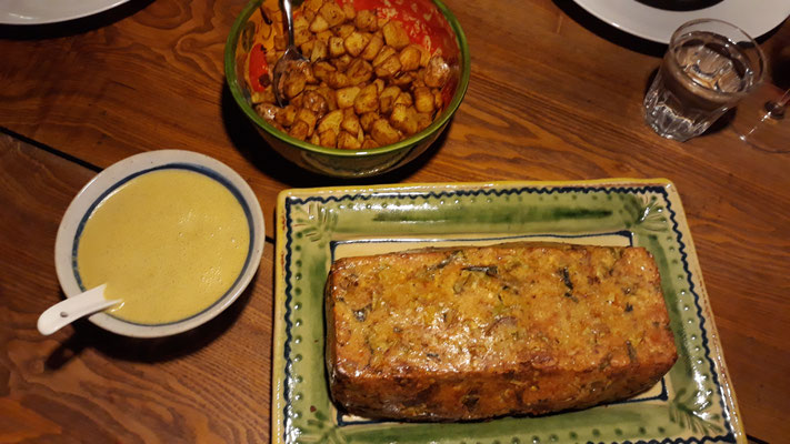 Linsenbraten mit Currysauce und Kartoffeln Masala