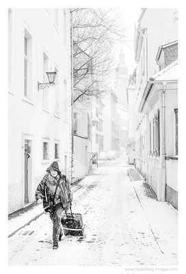 Archiv-Nr. h2021172 | Altstadt im Schneetreiben