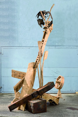 ÜBERHITZT, Eiche/Stahl, 450x250x120 cm, 2005