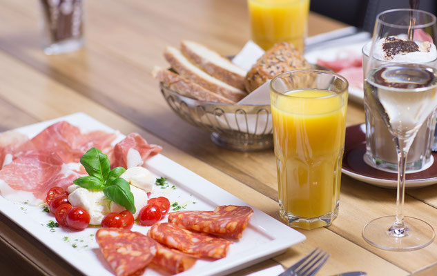 Frühstück im cafe trattoria adoro