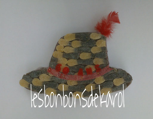 chapeau 18 € (env. 500 gr et 44 bonbons - 22 x 37 cm)