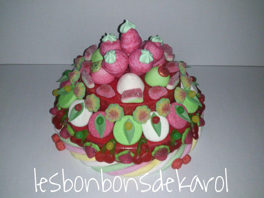 gâteau de noël grd mod 35 € (env. 820 gr et plus de 140 bonbons - ht 20 diam 32 cm)