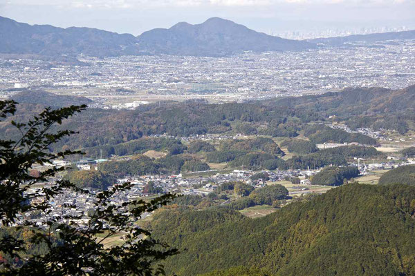 2018. Nov.　高取城跡ハイキング3（国見櫓跡から大阪市街が見える）