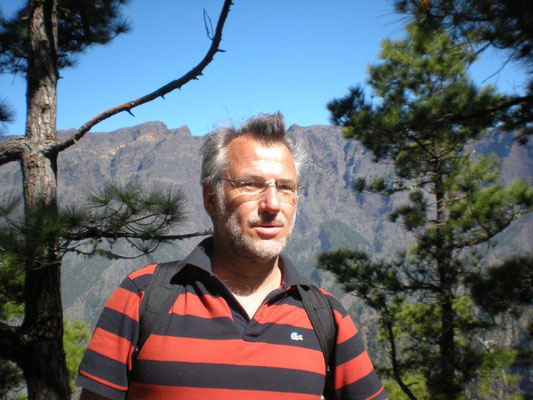 Helmut Singer auf Wandertour.  La Palma Calderra Trekking...T