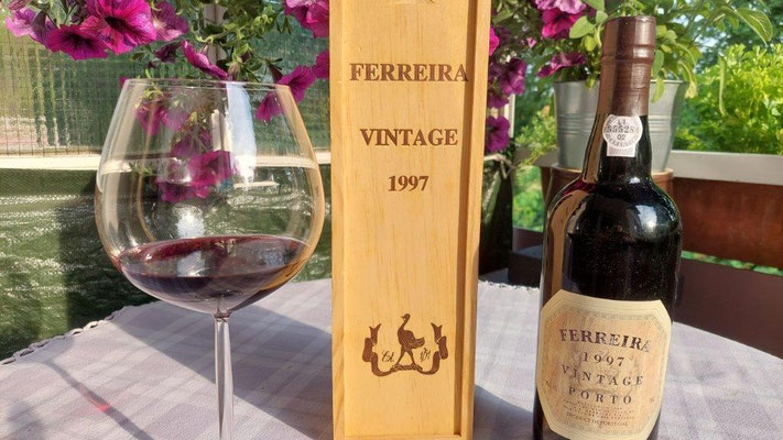 Portweine aus dem Dourotal in Hamburg bei Singer Portweinhandel online kaufen...