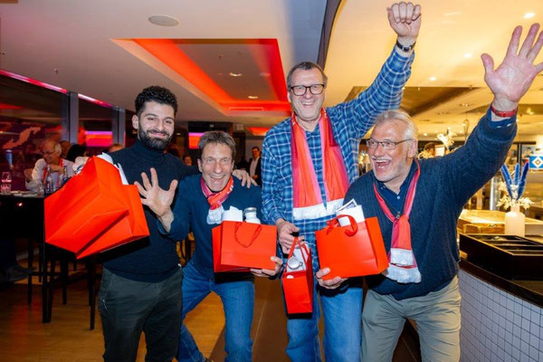 Schweiz Event im Volksparkstadion...Bahnreisen...