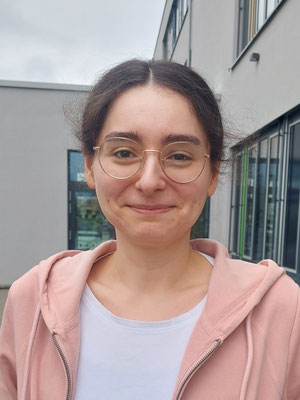 Frau Wolf, Küche