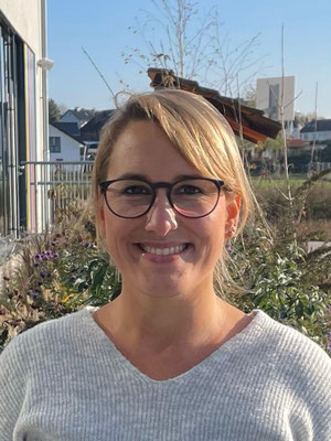 Frau Tiemann, Lehrkraft