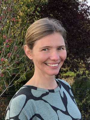 Frau Dillmann, Lehrkraft