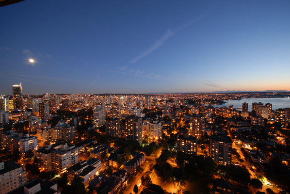 vancouver by night