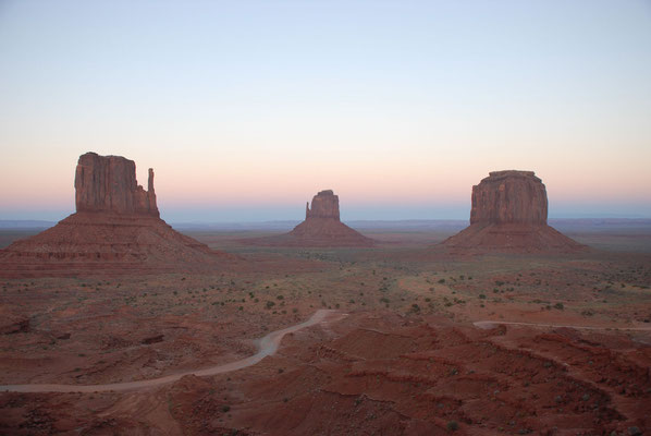 west / east mitten & merrick butte, monument valley; ut