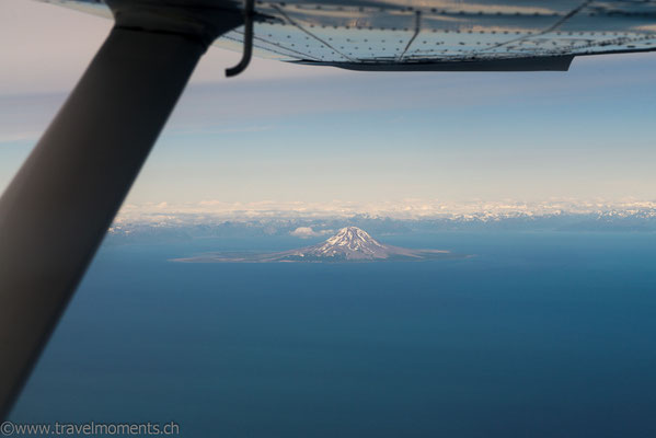 Flug nach Katmai, Vulkan Mount Augustine