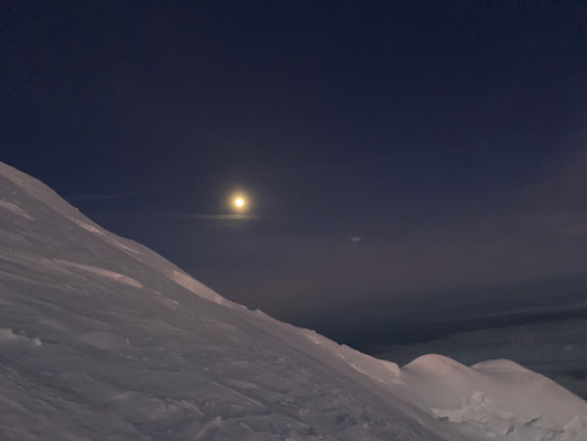 Mond während der Mont Blanc Überschreitung