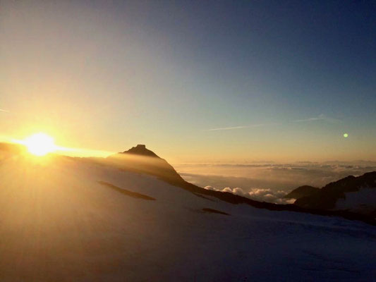 Erste Sonnenstrahlen am Übeltalferner, Stubaier Alpen