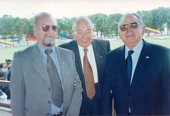 Escuela Militar de Cadetes José María Córdoba - de izq a der E.R.M, Brigadier General Agustín Angarita Niño y el Brigadier General Raúl Martínez Espinosa