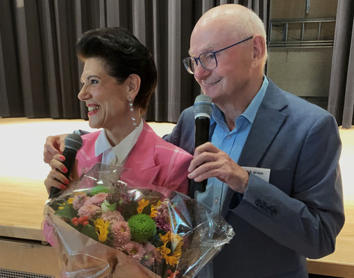 Maja Brunner und Präsident Nik Grimm