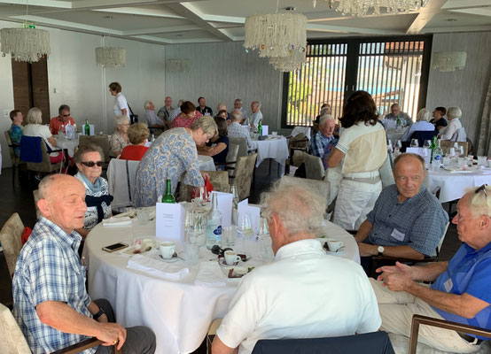 Restaurant Schifflände beim Mittagessen