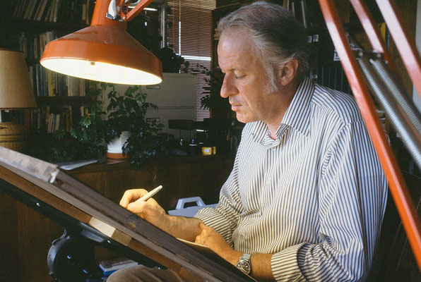 Quarrie wurde nach dem legendären Ralph McQuarrie benannt, der die meisten Entwürfe für die Original Trilogie anfertigte.