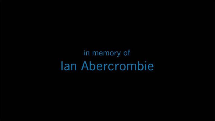 Die Episode beginnt mit "In Memory of Ian Abercrombie" - die Stimme von Palpatine in der Serie verstarb am 26. Januar 2012.
