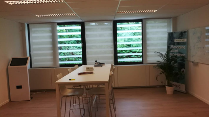 paneelgordijn in screenstof b2b kantoren asse