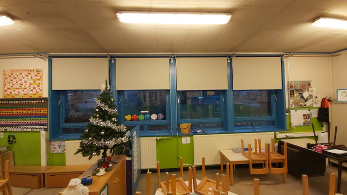 rolgordijn screen in school diaz 