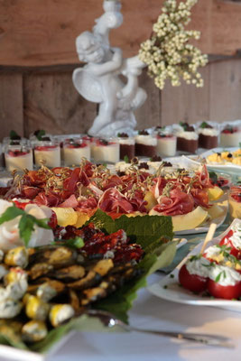 Hochzeit -     by www.ihr-besonderer-tag.deCatering im Paffengut Plauen