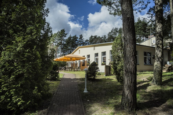 das idyllisch gelegen Inselhotel