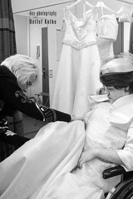 Speednetti bei der Brautkleidanprobe beim Hochzeitsausstatter "Hochzeitsträume" Plauen, bei Annette Multhaup