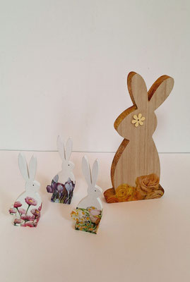 Osterhase - Gross 30cm CHF 18 - klein 6cm je CHF 12 (hinten)