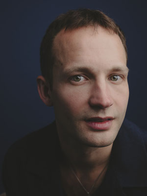 Michael Schröder actor headshot represented by Walcher Management