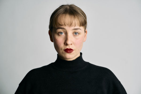 Lilith Kampffmeyer actress headshot represented by Walcher Management