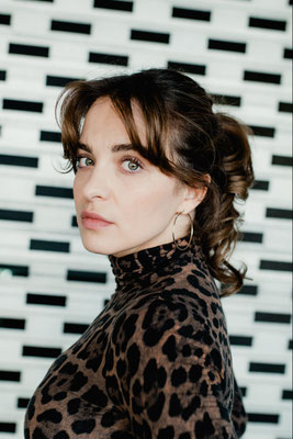 Leslie-Vanessa Lill actress headshot represented by Walcher Management