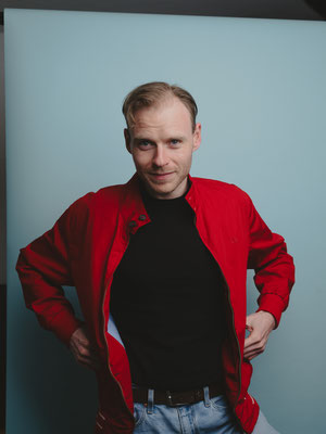 Martin Valdeig actor headshot represented by Walcher Management