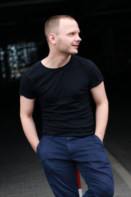 Fabian Baecker actor headshot represented by Walcher Management