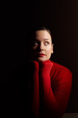 Thekla Hartmann actress headshot represented by Walcher Management